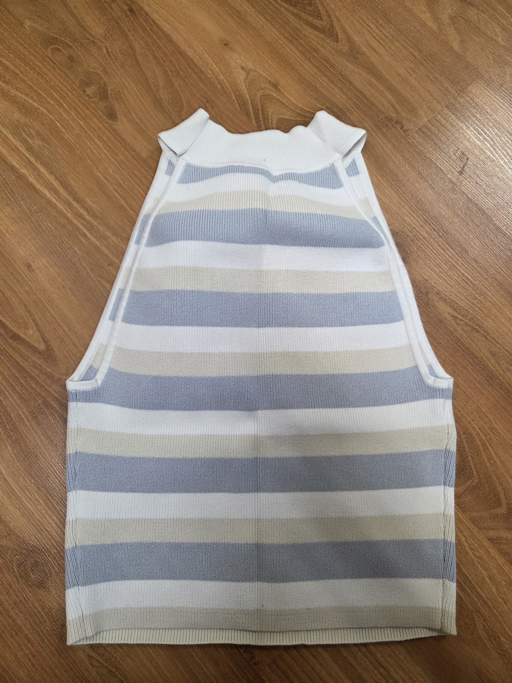 Aritzia Sculpt Knit Mockneck Halter Top - Picture 2 of 4